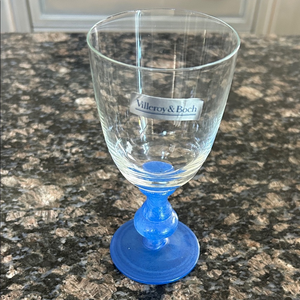 VILLEROY &BOCH WINE GLASS W BLUE BASE NWT